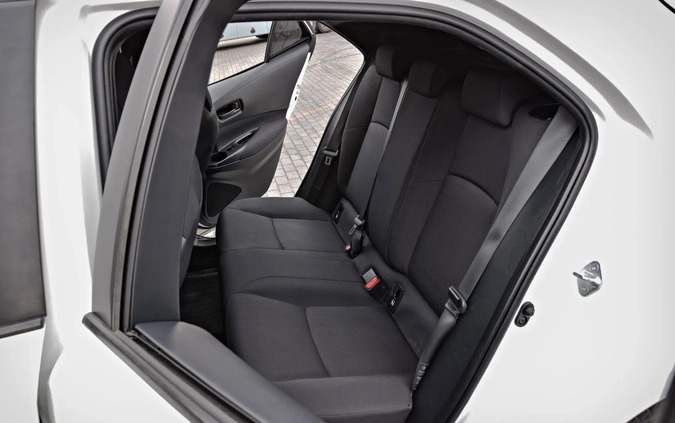 Toyota Corolla cena 63900 przebieg: 230000, rok produkcji 2019 z Boguchwała małe 529